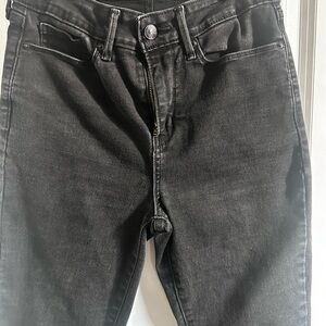 Denizen from Levi’s High-Rise Skinny Black Jeans – Size 6 / W28 L30